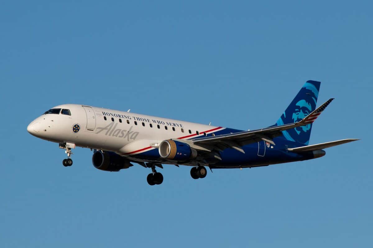 A similar jet to the Embraer E-175 regional jet involved in the incident.